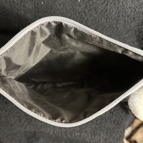 NWT- Twig and Arrow UP TO SNOW GOOD - Picture 5 of 5